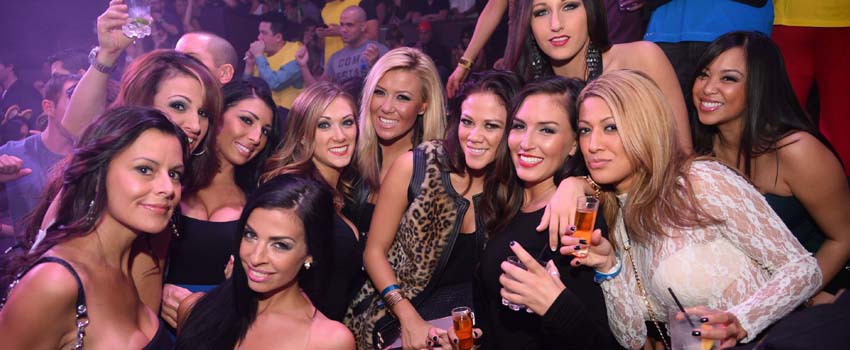 Women Enjoying at Nightclub - Top 10 Dubai Nightclubs to Experience in 2024