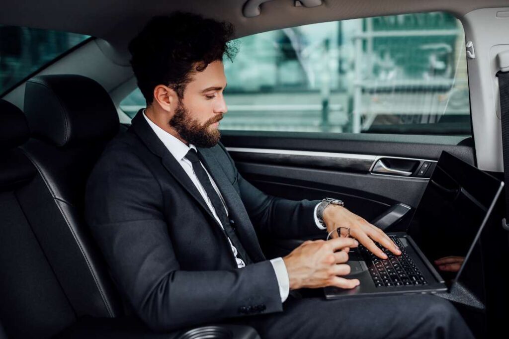 Benefits of Hiring a Chauffeur Service