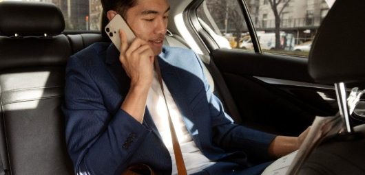 taxi-driver-getting-ready-customer1